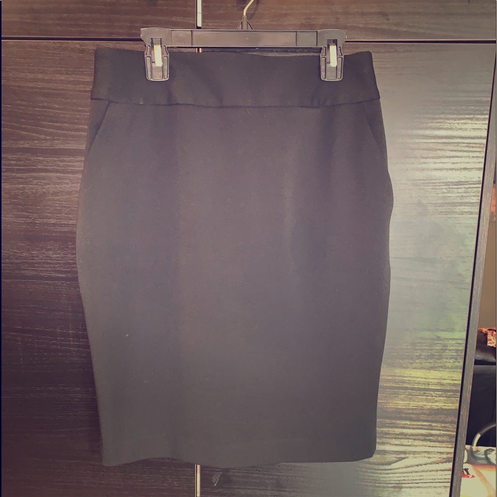 NWOT Black Basic Work Skirt with Side Pockets